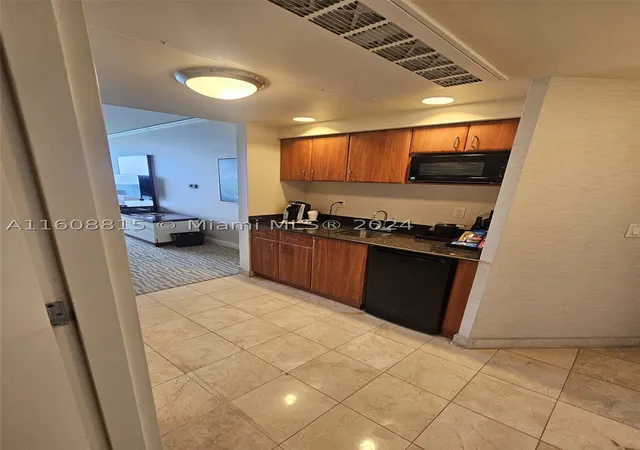 Photo 4 of Condo for sale at 18001 Collins Ave #2112, Sunny Isles Beach, FL 33160 | MLS# A11608815 | Listing updated on 2026-08-26