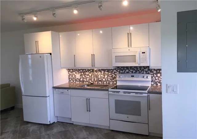 Photo 4 of Sale Pending at 21301 Ne 38Th Ave #58, Aventura, FL 33180 | MLS# A11609545 | Listing updated on 2026-09-03