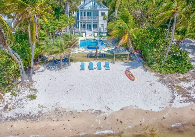 Photo 2 of Single family home for sale at 75761 Overseas Hwy, Islamorada, FL 33036 | MLS# A11626493 | Listing updated on 2026-09-08