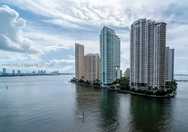Photo 3 of Condo for sale at 300 Biscayne Blvd Way #902, Miami, FL 33131 | MLS# A11653653 | Listing updated on 2026-09-24