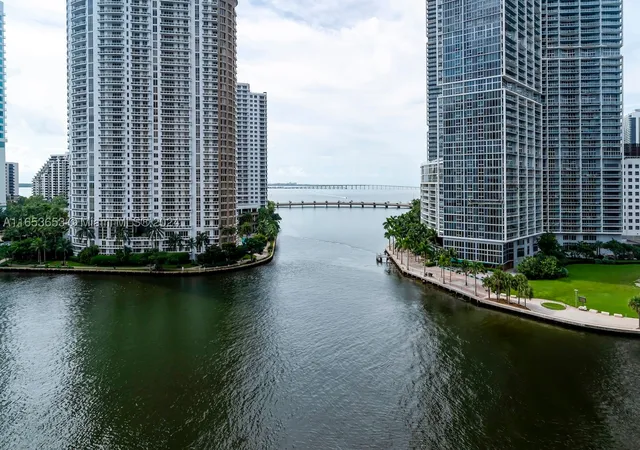 Photo 4 of Condo for sale at 300 Biscayne Blvd Way #902, Miami, FL 33131 | MLS# A11653653 | Listing updated on 2026-09-24