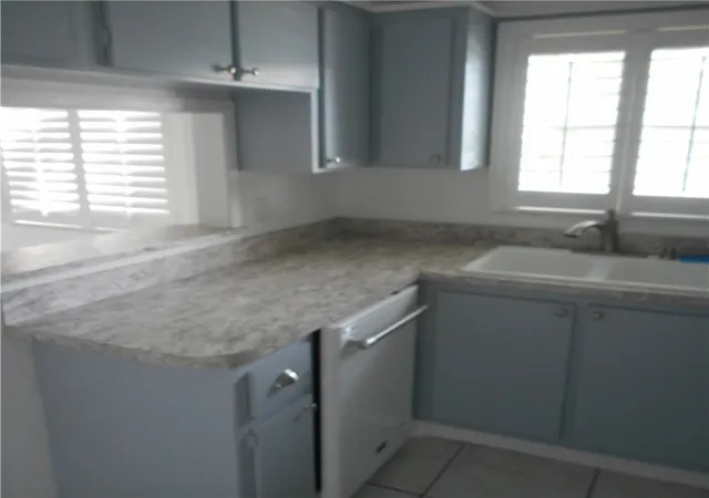 Listing Photo 2 - Condo for sale in building located at 3801 S Ocean Dr, Hollywood, FL 33019 - Unit #12M