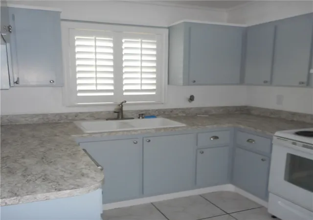 Listing Photo 3 - Condo for sale in building located at 3801 S Ocean Dr, Hollywood, FL 33019 - Unit #12M
