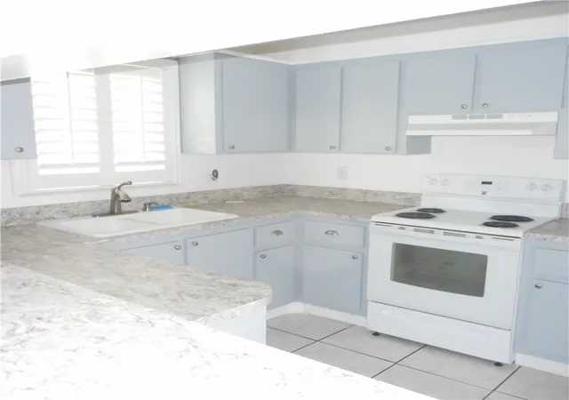 Listing Photo 4 - Condo for sale in building located at 3801 S Ocean Dr, Hollywood, FL 33019 - Unit #12M