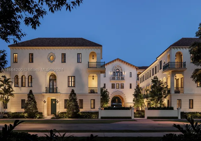 Photo 4 of Townhouse for sale at 504 Malaga Ave #T14, Coral Gables, FL 33134 | MLS# A11664200 | Listing updated on 2026-08-31