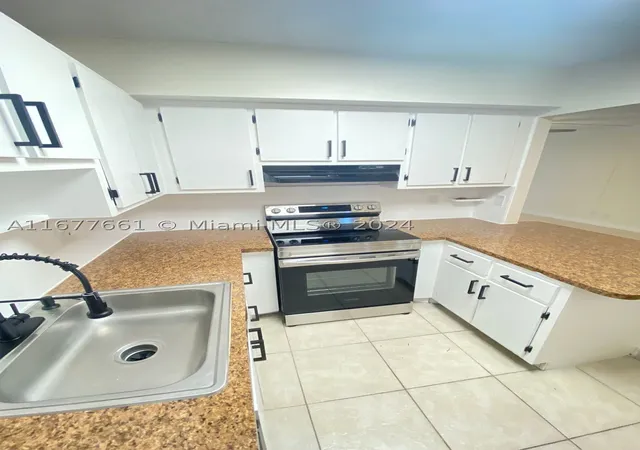 Listing Photo 3 - Condo for sale in building located at 2029 Nw 46Th Ave, Lauderhill, FL 33313 - Unit #E308