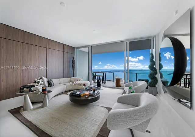 Listing Photo 2 - Condo for sale in building located at 300 Biscayne Blvd Wy, Miami, FL 33131 - Unit #4703