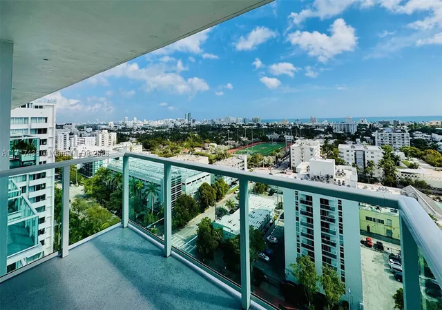 Listing Photo 3 - Condo for sale in building located at 1000 W Ave, Miami Beach, FL 33139 - Unit #PH-07