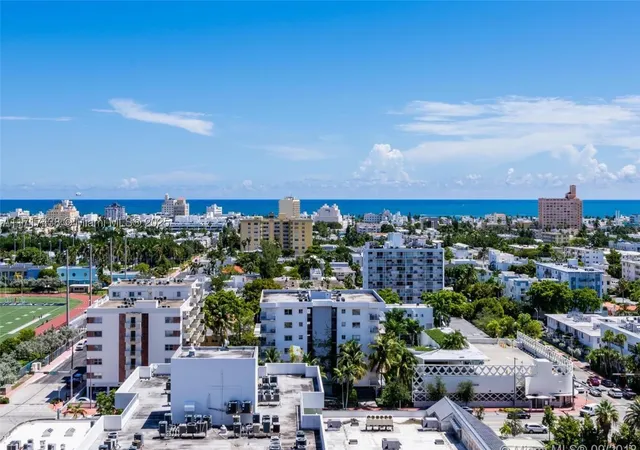 Listing Photo 5 - Condo for sale in building located at 1000 W Ave, Miami Beach, FL 33139 - Unit #PH-07