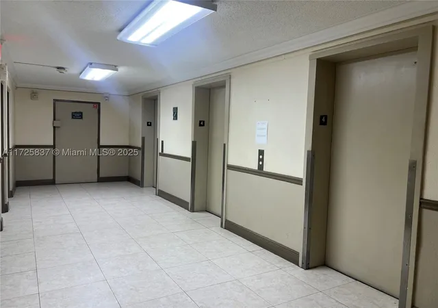 Listing Photo 4 - Condo for sale in building located at 1805 Sans Souci Blvd, South Miami, FL 33181 - Unit #429