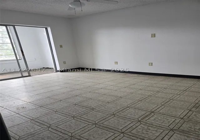 Listing Photo 5 - Condo for sale in building located at 160 Ne 203Rd Ter, Miami Gardens, FL 33179 - Unit #18
