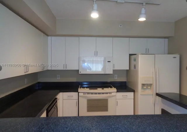 Listing Photo 5 - Condo for sale in building located at 4816 N State Rd 7, Coconut Creek, FL 33073 - Unit #11108