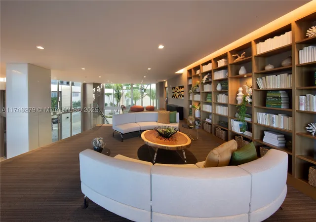 Photo 3 of Condo for sale at 16385 Biscayne Blvd #1221, Aventura, FL 33160 | MLS# A11748279 | Listing updated on 2026-09-13