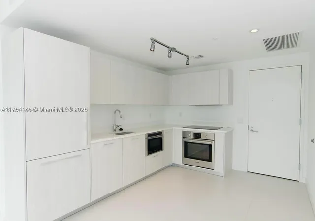 Photo 3 of Condo for sale at 501 Ne 31st St #2009, Miami, FL 33137 | MLS# A11754145 | Listing updated on 2026-09-03