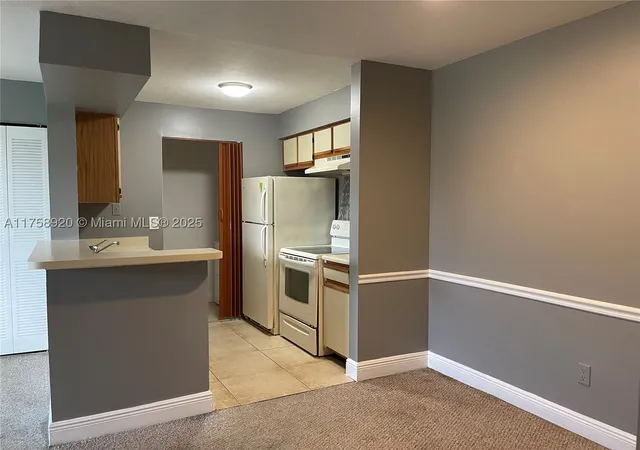 Listing Photo 2 - Condo for sale in building located at 1247 Sw 46Th Ave, Pompano Beach, FL 33069 - Unit #1312