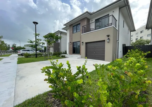 Photo 2 of Single family home for sale at 302 Nw 11th Ct, Florida City, FL 33034 | MLS# A11750487 | Listing updated on 2026-09-04