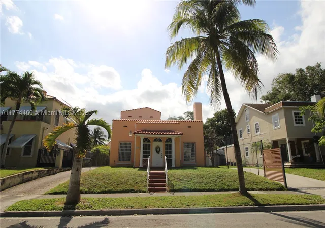 Photo 2 of Multi family home for sale at 870 Nw 14th Ct, Miami, FL 33125 | MLS# A11774460 | Listing updated on 2026-08-29