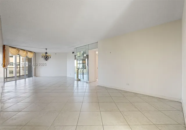 Listing Photo 3 - Condo for sale in building located at 7200 Radice Ct, Lauderhill, FL 33319 - Unit #709