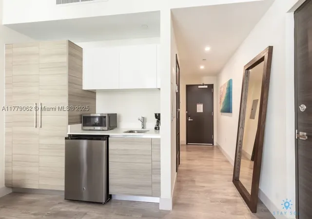 Photo 4 of Condo for sale at 777 N Ocean Dr #S503, Hollywood, FL 33019 | MLS# A11779062 | Listing updated on 2026-09-18
