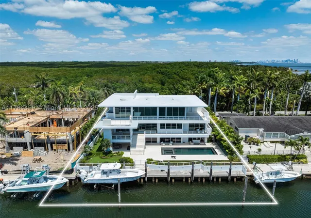 Photo 3 of Single family home for sale at 830 Lugo Ave, Coral Gables, FL 33156 | MLS# A11784499 | Listing updated on 2026-10-06