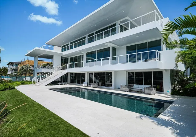 Single family home for sale at 830 Lugo Ave, Coral Gables, FL 33156 | MLS# A11784499