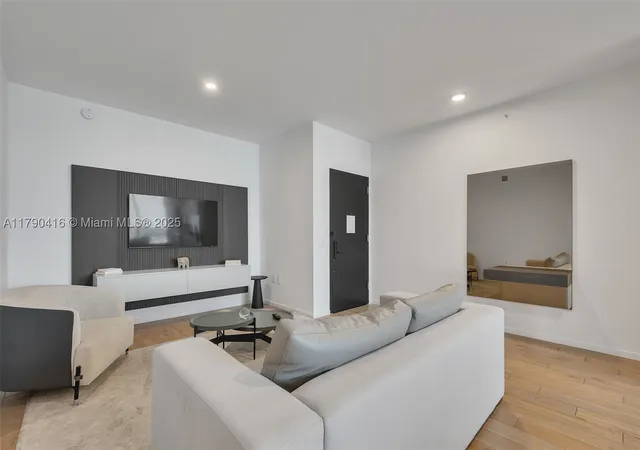 Photo 2 of Condo for sale at 398 Ne 5Th St #3901, Miami, FL 33132 | MLS# A11790416 | Listing updated on 2026-09-29
