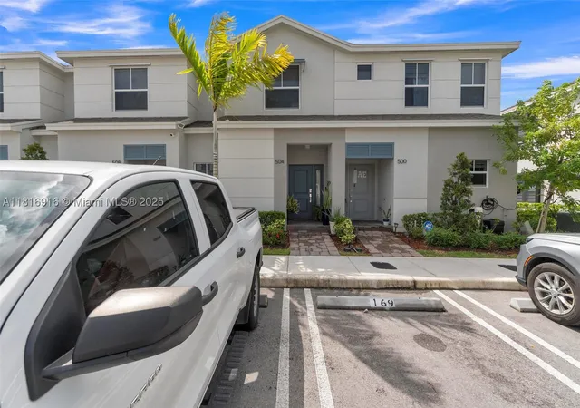 Photo 1 of Townhouse for sale at 504 Ne 1st Dr, Florida City, FL 33034 | MLS# A11816916 | Listing updated on 2026-08-20