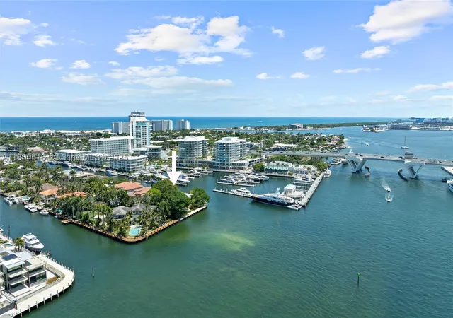 Mansion for sale at 2500 Mercedes Dr, Fort Lauderdale, FL 33316 | MLS# A11800516 | Listing updated on 2026-09-23