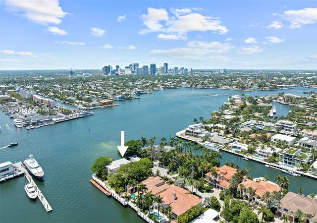 Mansion for sale at 2500 Mercedes Dr, Fort Lauderdale, FL 33316 | MLS# A11800516 | Listing updated on 2026-09-23