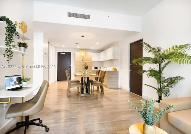 Listing Photo 5 - Condo for sale in building located at 777 N Ocean Dr, Hollywood, FL 33019 - Unit #N521
