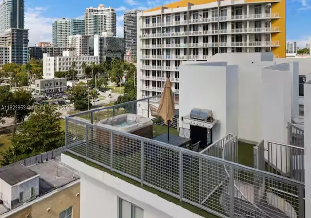 Listing Photo 3 - Condo for sale in Emilia Edgewater located at 481 Ne 29Th St, Miami, FL 33137 - Unit #706