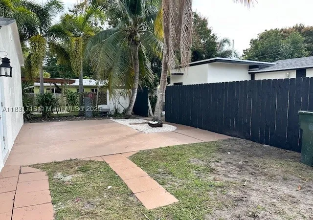 Photo 4 of Single family home for sale at 42 Se 10Th Ter, Dania, FL 33004 | MLS# A11831716 | Listing updated on 2026-09-01