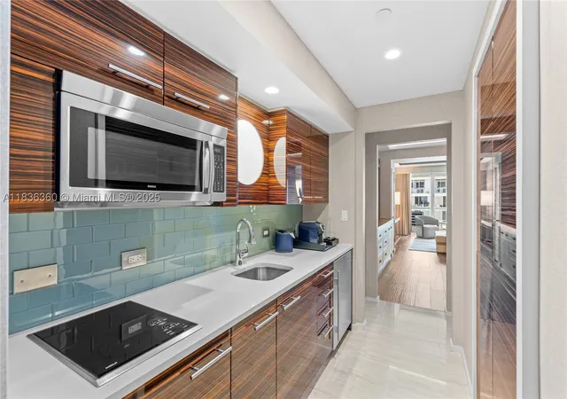 Photo 2 of Condo for sale at 551 N Fort Lauderdale Beach Blvd #R1909, Fort Lauderdale, FL 33304 | MLS# A11836360 | Listing updated on 2026-10-03
