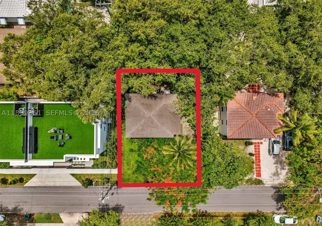 Photo 1 of Multi family home for sale at 3210 E Elizabeth St, Miami, FL 33133 | MLS# A11839361 | Listing updated on 2026-09-02
