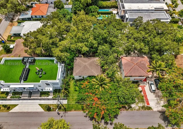 Photo 3 of Multi family home for sale at 3210 E Elizabeth St, Miami, FL 33133 | MLS# A11839361 | Listing updated on 2026-09-02