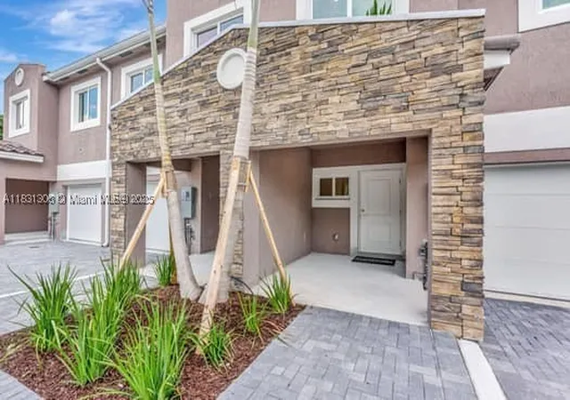 Photo 2 of Condo for sale at 1563 Nw 94th Way #09, Coral Springs, FL 33071 | MLS# A11831306 | Listing updated on 2026-09-10
