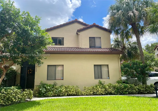 Townhouse for sale at 1022 Nw 105Th Ave #D-119, Plantation, FL 33322 | MLS# A11837649