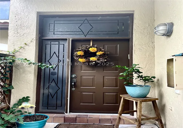 Photo 2 of Townhouse for sale at 1022 Nw 105th Ave #D-119, Plantation, FL 33322 | MLS# A11837649 | Listing updated on 2026-09-08