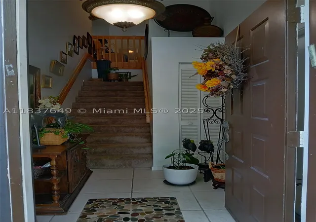 Photo 3 of Townhouse for sale at 1022 Nw 105th Ave #D-119, Plantation, FL 33322 | MLS# A11837649 | Listing updated on 2026-09-08