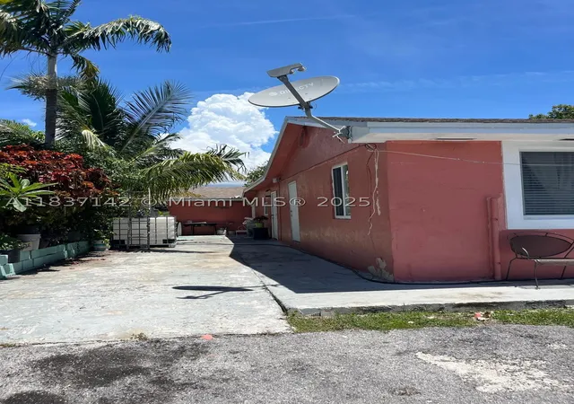 Photo 3 of Sale Pending at 14923 Sw 302nd Ter, Homestead, FL 33033 | MLS# A11837142 | Listing updated on 2026-09-02