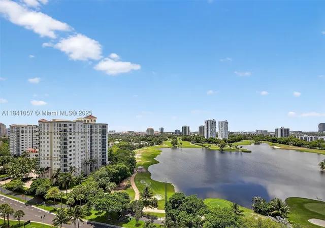 Listing Photo 5 - Condo for sale at Landmark, Unit 1405/1406 20185 E Country Club Dr, Landmark, Miami, FL 33178 | Built Year: 1990-2021