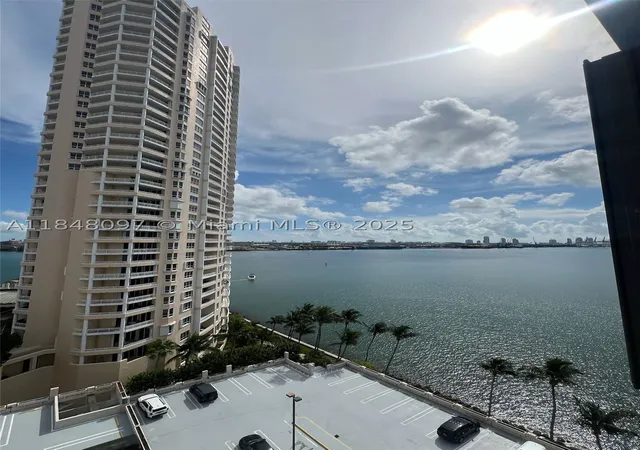 Listing Photo 5 - Condo for sale in Brickell Key Two located at 540 Brickell Key Dr, Miami, FL 33131 - Unit #1524
