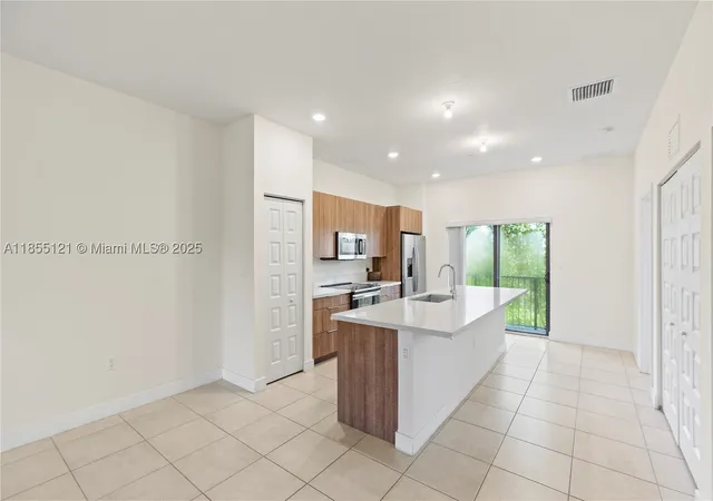 Listing Photo 3 - Condo for sale in building located at 7831 Nw 104Th Ave, Doral, FL 33178 - Unit #22