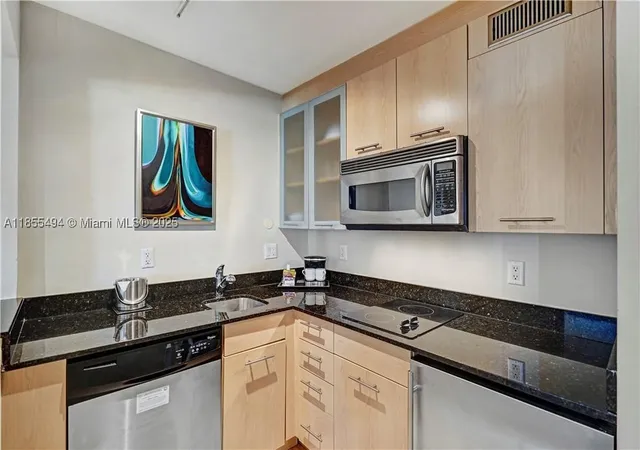 Photo 4 of Condo for sale at 2670 E Sunrise Blvd #521, Fort Lauderdale, FL 33304 | MLS# A11855494 | Listing updated on 2026-09-01