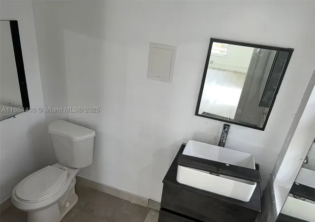 Photo 3 of Single family home for sale at 802 S 24Th Ave, Hollywood, FL 33020 | MLS# A11864406 | Listing updated on 2026-09-14
