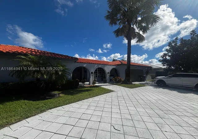 Photo 2 of Single family home for sale at 4220 Ne 27th Ave, Lighthouse Point, FL 33064 | MLS# A11864941 | Listing updated on 2026-09-16