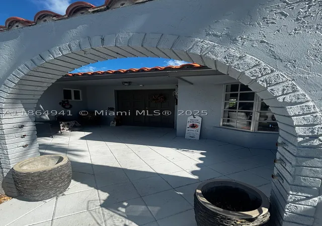 Photo 3 of Single family home for sale at 4220 Ne 27th Ave, Lighthouse Point, FL 33064 | MLS# A11864941 | Listing updated on 2026-09-16