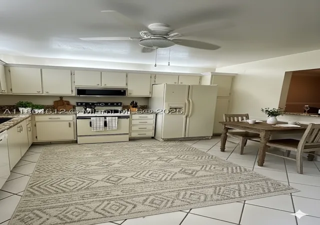 Listing Photo 5 - Condo for sale in building located at 111 S Hollybrook Dr, Pembroke Pines, FL 33025 - Unit #107