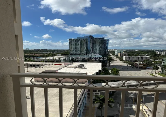 Photo 3 of Condo for sale at 511 Se 5th Ave #1214, Fort Lauderdale, FL 33301 | MLS# A11865681 | Listing updated on 2026-10-03