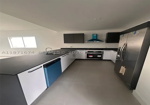 Photo 3 of Single family home for sale at 532 Nw 17th Ave, Fort Lauderdale, FL 33311 | MLS# A11871674 | Listing updated on 2026-09-10